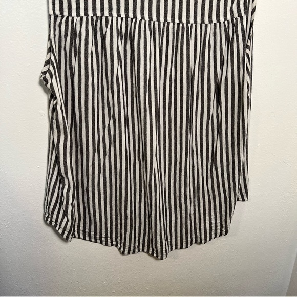 Time and Tru Popover Tank Top White Gray Stripe - Picture 10 of 12